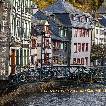 Apartment Hof Vierzehnender: Eifel Maisonette Mit Balkon Und Hundefreundlichkeit *